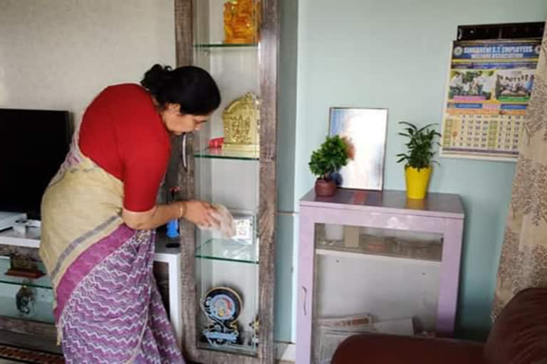 minister sathyavathi ratode cleaned fridge