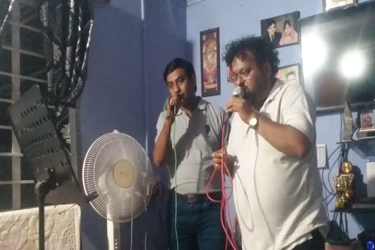 JUSCO Section Officer sang 1100 songs in Social site in jamshepur