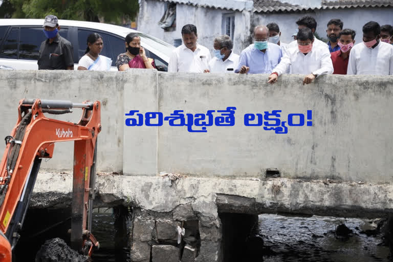 Ramagundam MLA Korukanti Chandram Inspects Pattana Pragathi Works