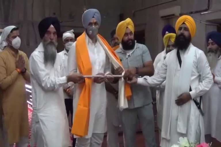 Sports Minister Sandeep Singh performs Ardas