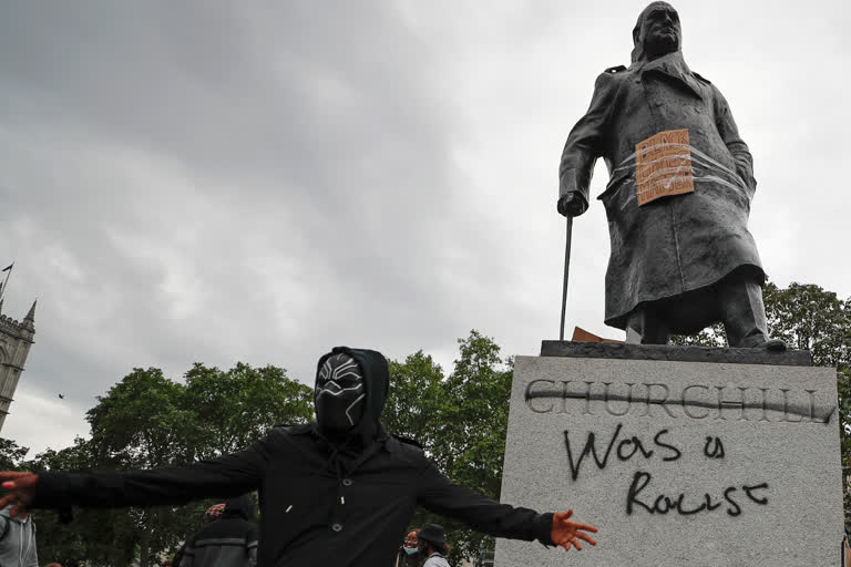 Winston Churchill statue