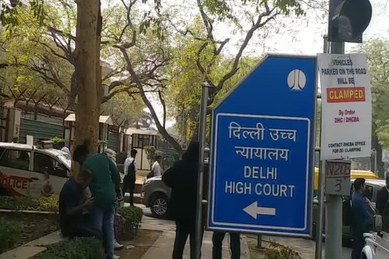 coronavirus  arvind kejriwal  coronavirus crisis  Spraying disinfectants can cause adverse health effects: Plea in Delhi HC  അണുനാശിനി തളിക്കുന്നത് പ്രതികൂല ഫലങ്ങൾ ഉണ്ടാക്കും: പൊതു താൽപര്യ ഹർജി