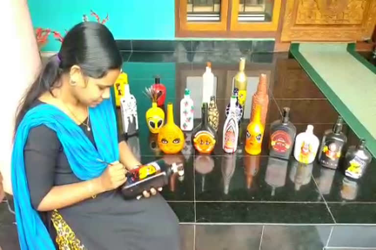 bottle artist from kannur  kannur news  bottle art  ബോട്ടില്‍ ആര്‍ട്ട്  കണ്ണൂര്‍ വാര്‍ത്തകള്‍