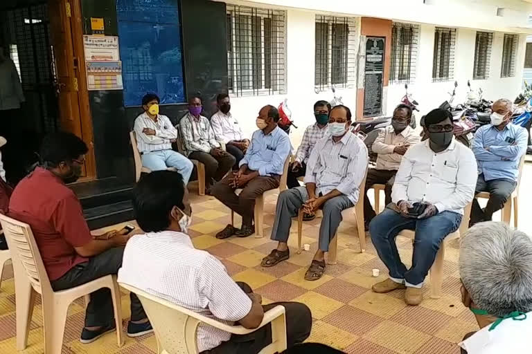 Panchayati Raj department engineers boycotted duties in Kurnool district