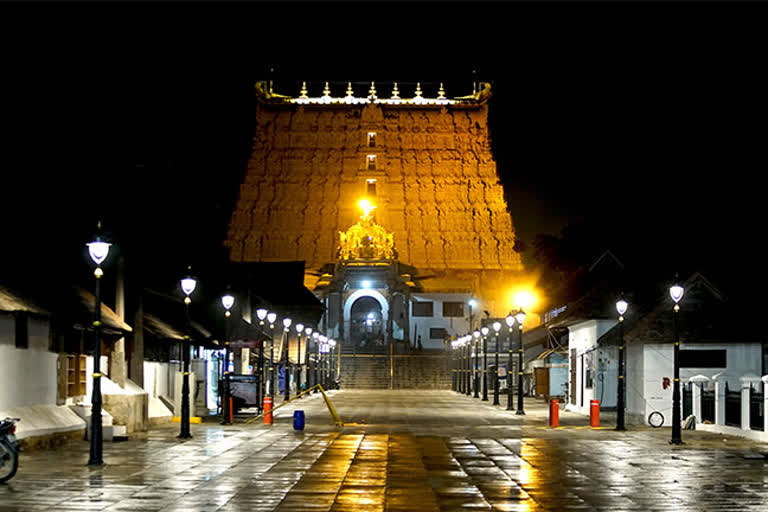 thiruvanathapuram  sreepadmnabahaswamy temple  ശ്രീപത്മനാഭ സ്വമിക്ഷേത്രം  തിരുവനന്തപുരം