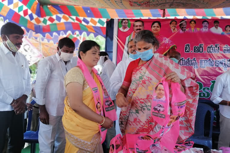 Joinings In Trs Party In Bhupalapally