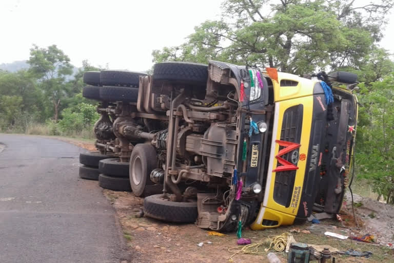 lorry boltha in east godavari dst rampachodavaram