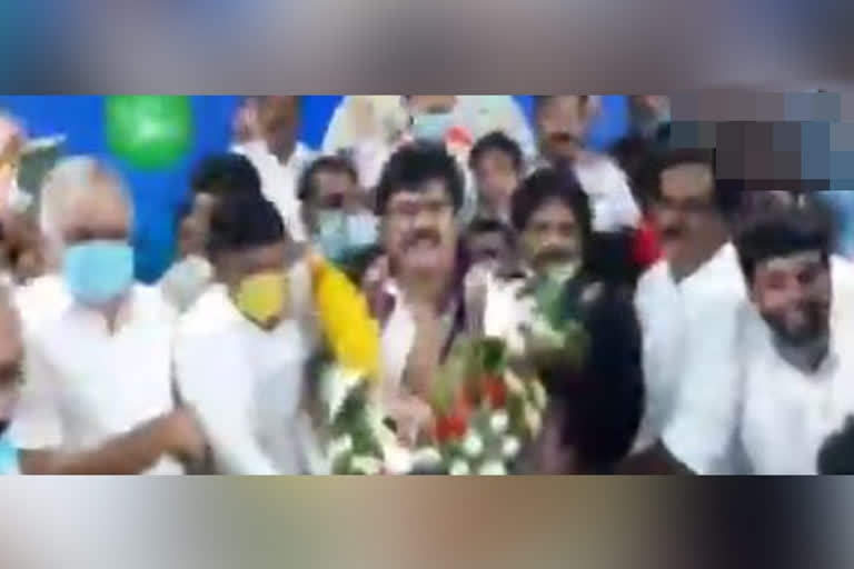 Social distancing norms flouted as Andhra minister celebrates YSRCP government's one year rule