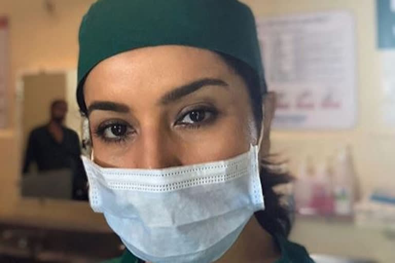 tisca chopra wearing mask