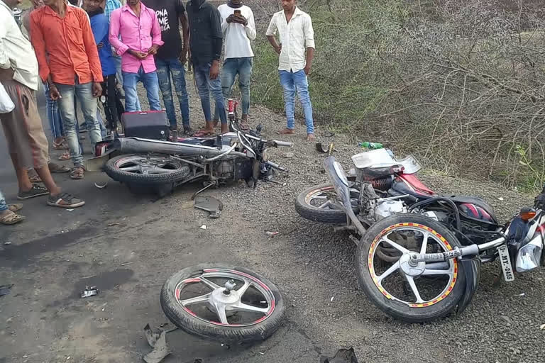 7 people injured in clash of three bikes in Dhar