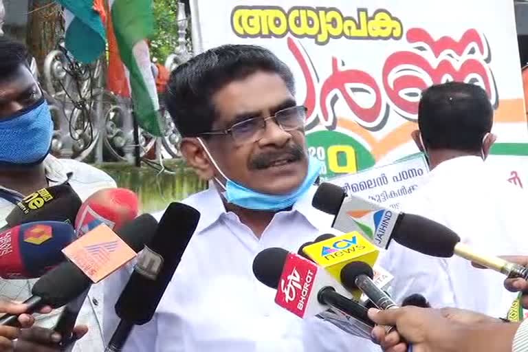 ആരാധനാലയങ്ങള്‍ തുറക്കുന്നതില്‍ കോണ്‍ഗ്രസ്  കെ.പി.സി.സി പ്രസിഡന്‍റ് മുല്ലപ്പള്ളി രാമചന്ദ്രന്‍  ആരാധനാലയങ്ങള്‍ തുറക്കുന്നതില്‍ മുല്ലപ്പള്ളി രാമചന്ദ്രന്‍  mullappally ramachandran opening of place of worships  mullappalli against opening of temples