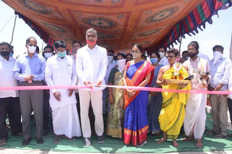 finanace minister harish rao inaugurated high level bridge  in medak district