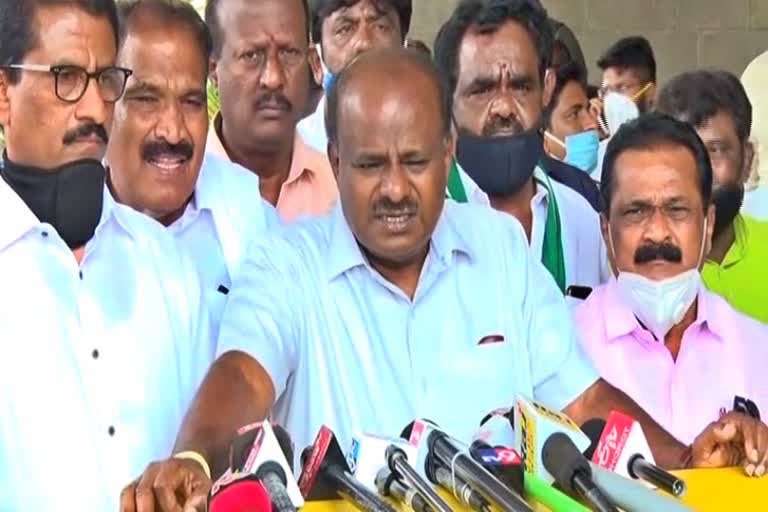 kumarswamy reaction about devegowda