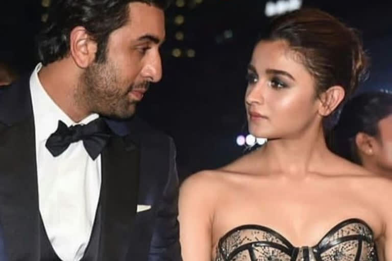 Ranbir Kapoor and Alia Bhatt throwback picture from the sets of 'Brahmastra' goes viral on the internet