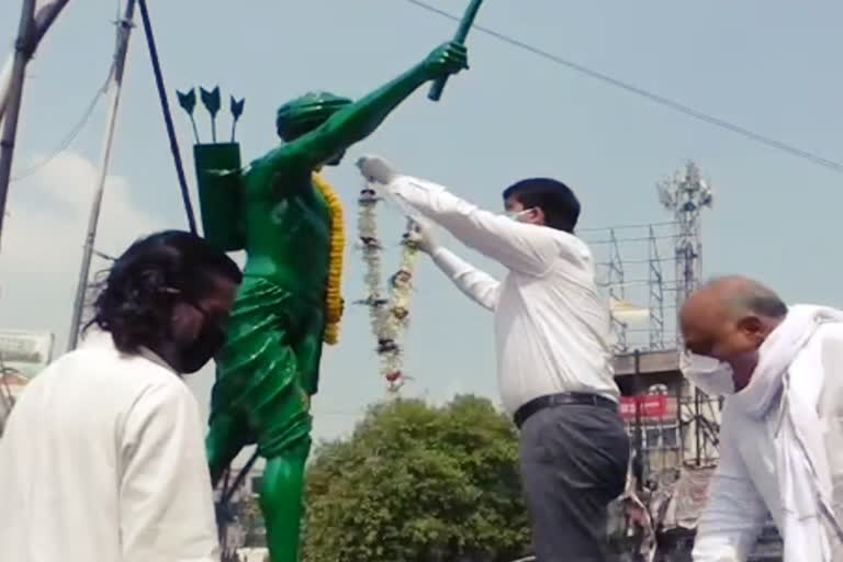 Tribute paid to Birsa Munda on his death anniversary