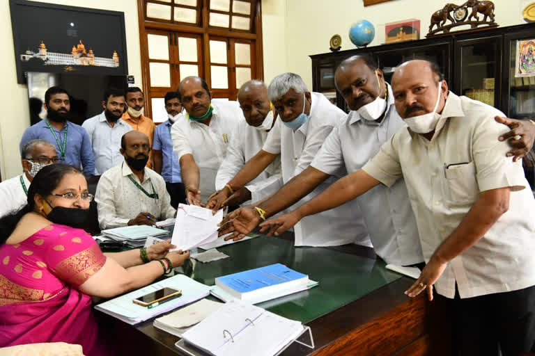 Deve Gowda files nomination for RS polls