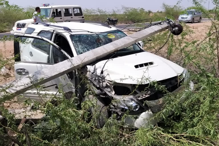 Siwana news  Agriculture Minister  Kailash Choudhary accident  Kailash Choudhary escapes accident  Rajasthan news  കൃഷി, കര്‍ഷക ക്ഷേമ മന്ത്രി  കൈലാഷ് ചൗധരി  കാര്‍ അപകടം  കേന്ദ്ര മന്ത്രി  രാജസ്ഥാൻ