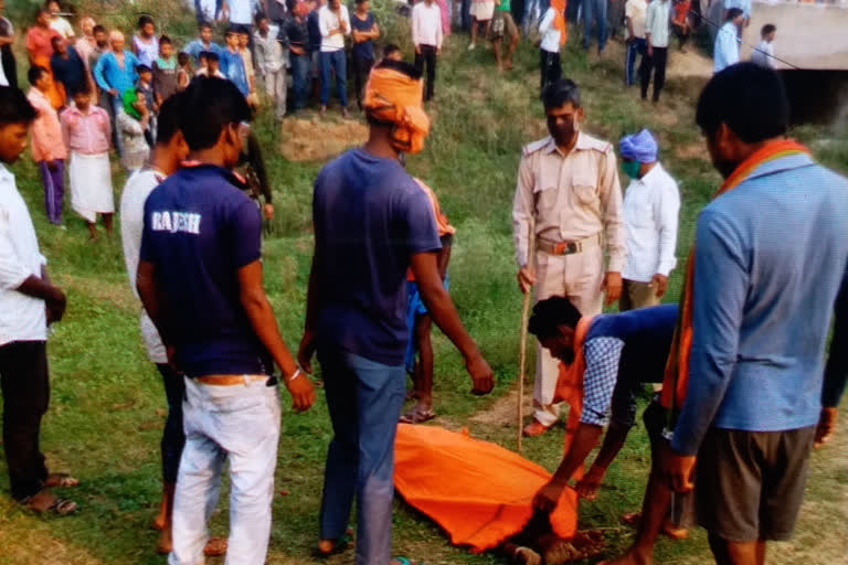 labour died on the spot due to speed of the tractor in palamu