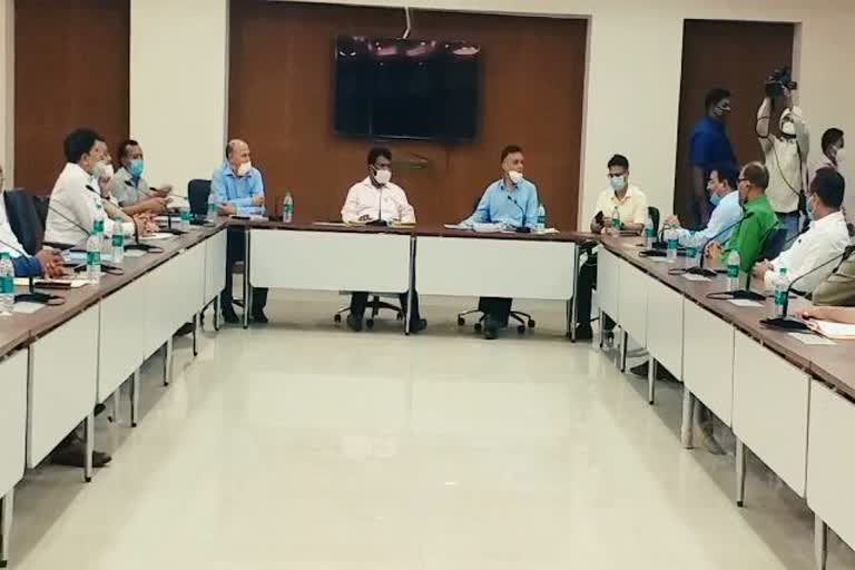 Education Minister Jagarnath Mahto, Education Minister and School Association meeting in Ranchi, meeting in Ranchi regarding school fees, शिक्षा मंत्री जगरनाथ महतो, रांची में शिक्षा मंत्री और स्कूल एसोसिएशन की बैठक, स्कूल फीस को लेकर रांची में बैठक