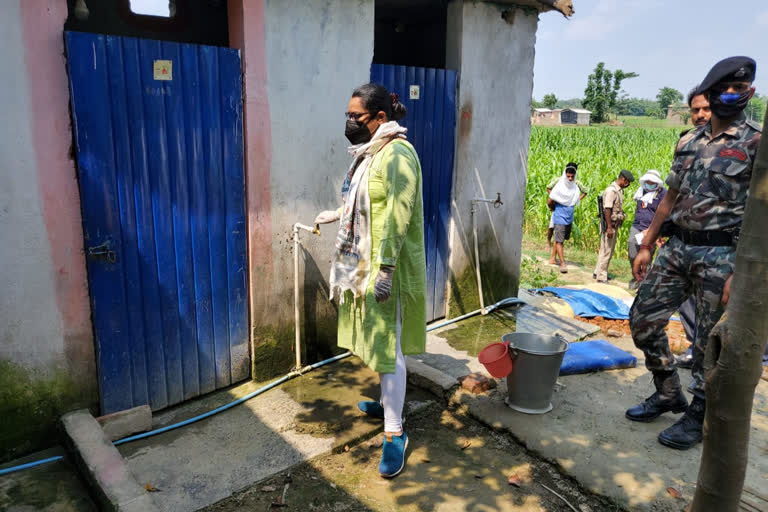 DM inspected tap water scheme in sitamarhi