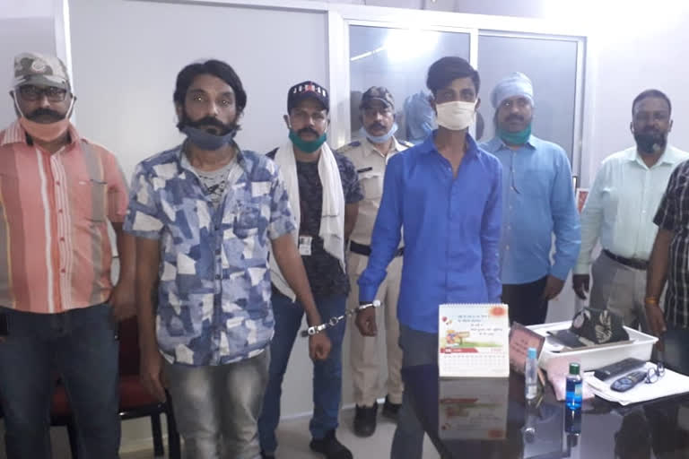 Jabalpur police arrested two ganja smugglers