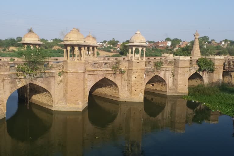 Nurabad bridge