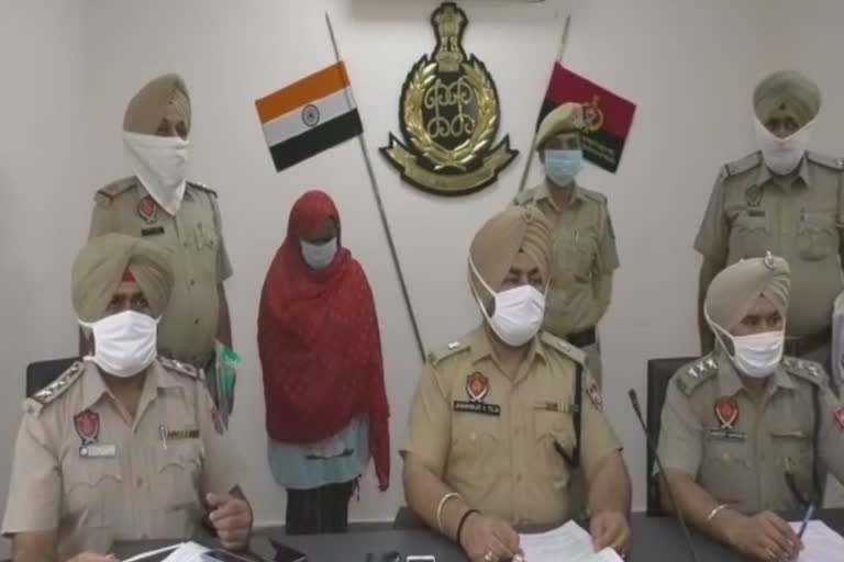 ludhiana , police,  arrest chitte wali bhabi, drug smuggler