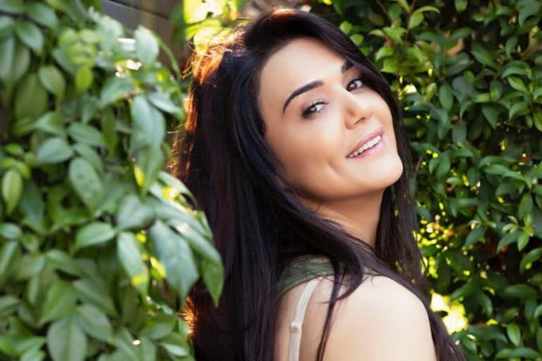 preity zinta shares side effects of home quarantine