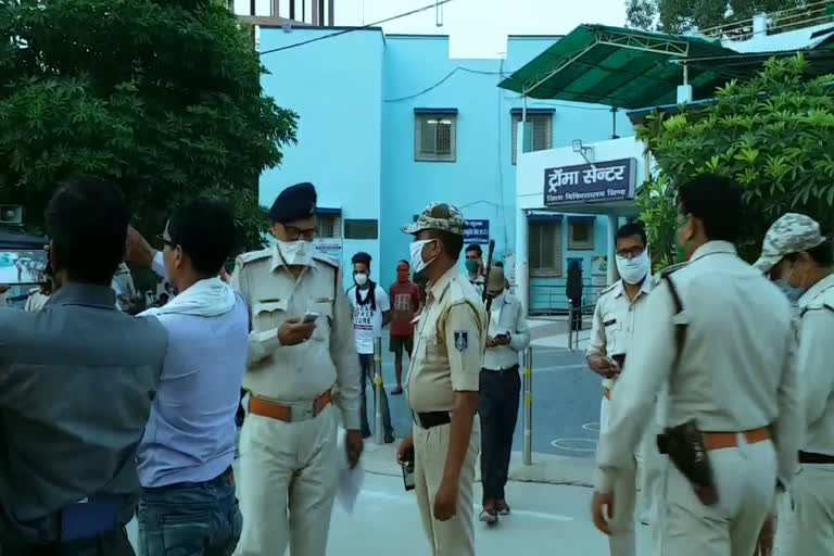 Miscreants firing a young man in bhind