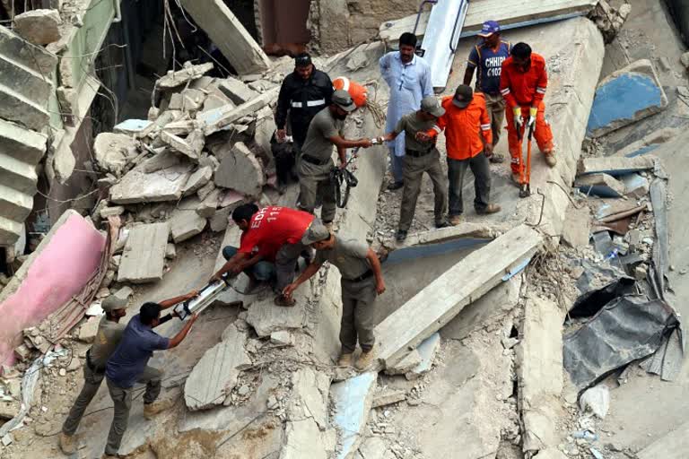 Pak building collapse