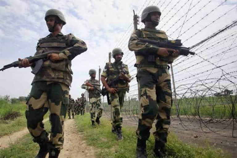 Pak targets areas along LoC in Nowshera  രാജൗരി ജില്ലയിൽ പാകിസ്ഥാൻ സൈന്യം ഷെല്ലാക്രമണം നടത്തി  LoC in Nowshera