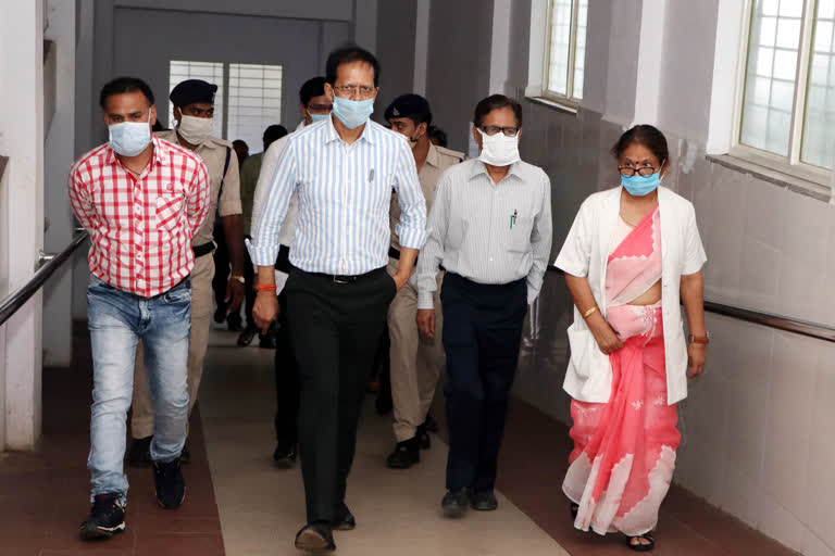 Collector vedprakash inspected district hospital