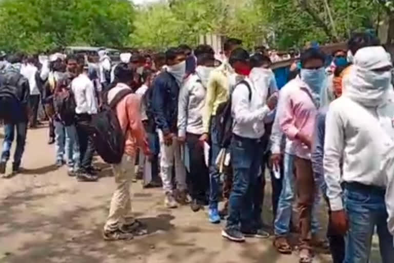 crowd in jalgaon