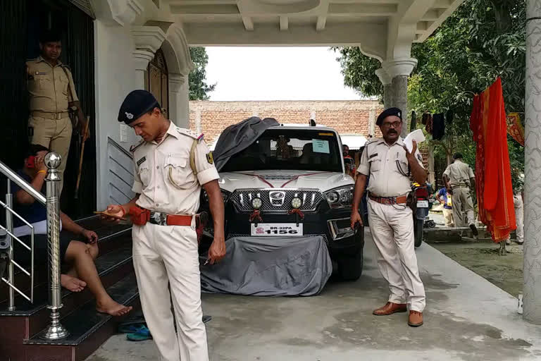 huge quantity of liquor recovered from the basement of junk shop in muzaffarpur