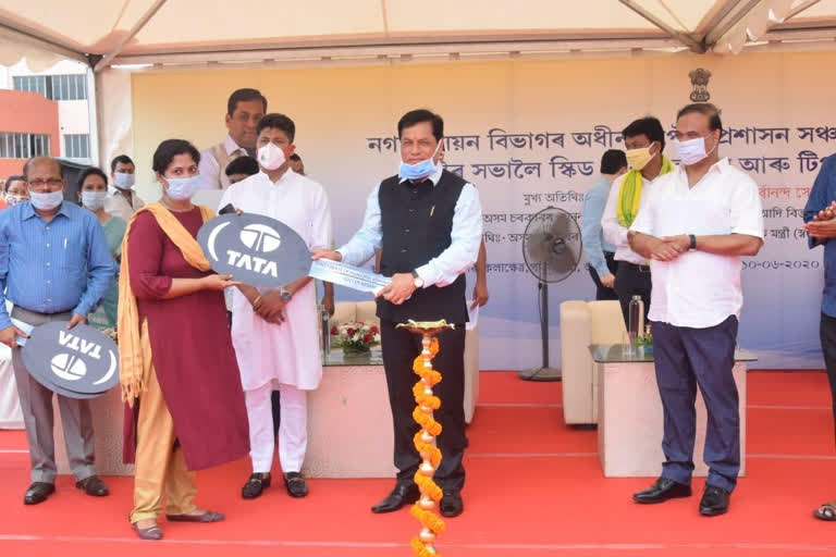 Distribution of skid steer ladders and tippers to the Municipal Council by the Chief Minister