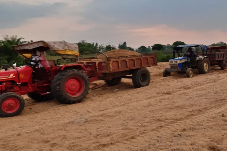 Illegal mining of sand continues in Latehar