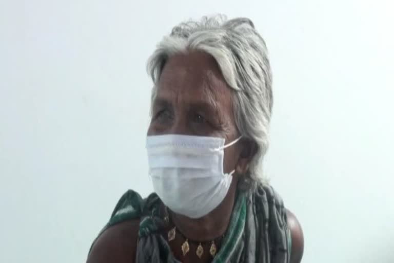 padmashree-kamala-pujari-admitted-in-slnmc-koraput