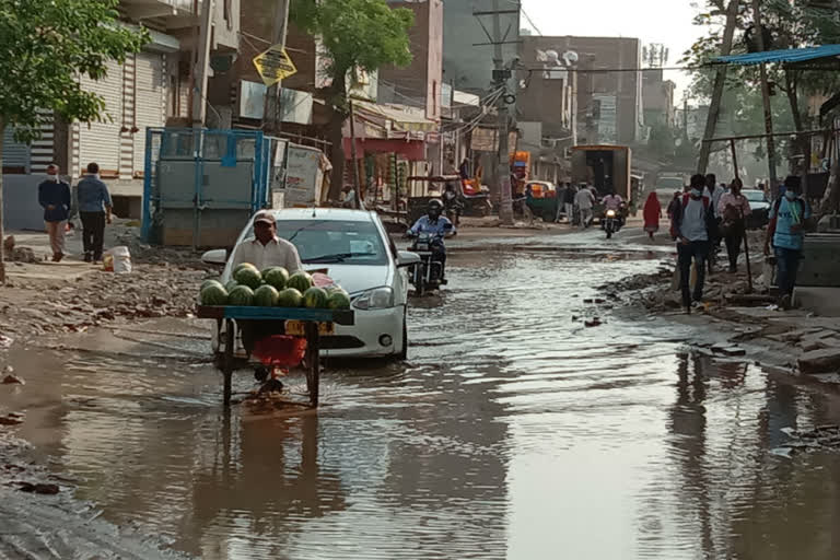 Road became pond in Kirari, no drain was constructed