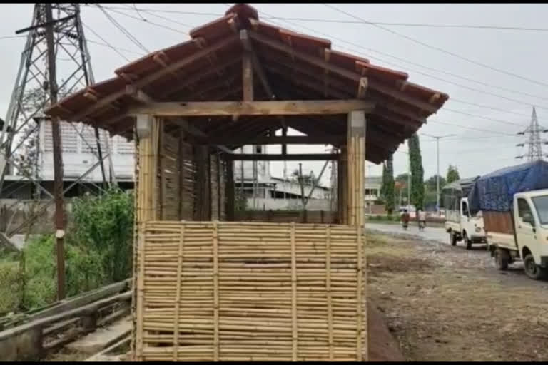 hut bus stand