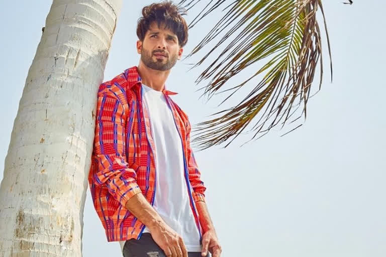 Shahid Kapoor extends monetary help to 40 dancers