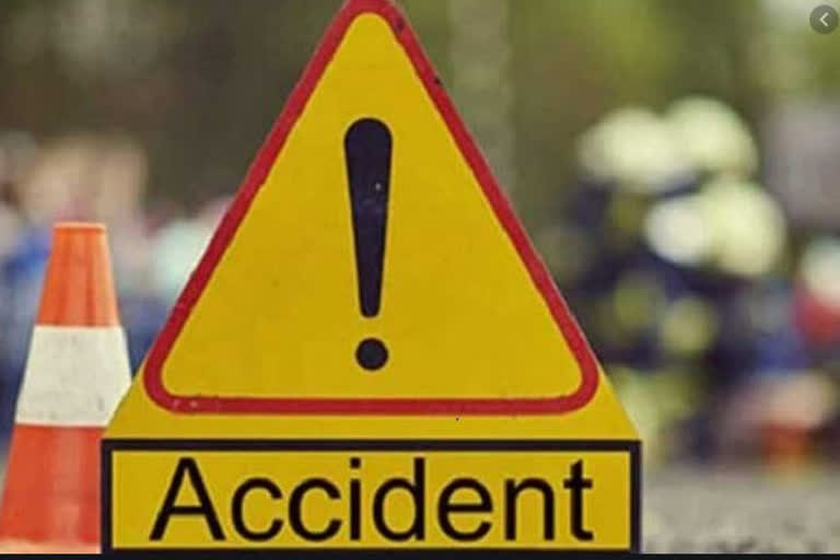 One person died in road accident in Guntur district