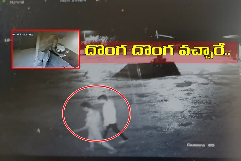 robbery-in-petrol-bunk-in-danthalapalli-highway-at-mahaboobabad