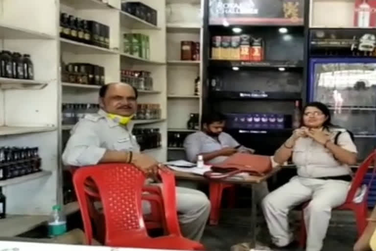 duty-of-women-officers-imposed-in-liquor-shops-in-rewa