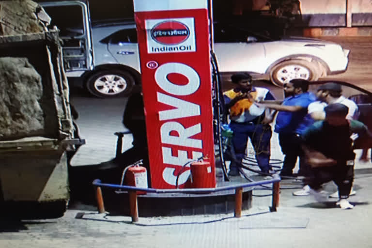 kota robbery news, kota petrol pump news