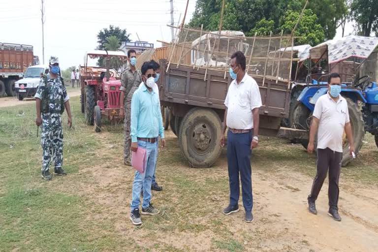 Mining officer raids illegally running sand ghats in Bokaro