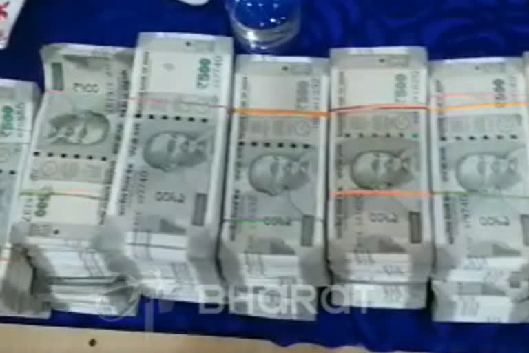 Rs 1 crore unaccounted cash seized in Chhattisgarh, 2 held