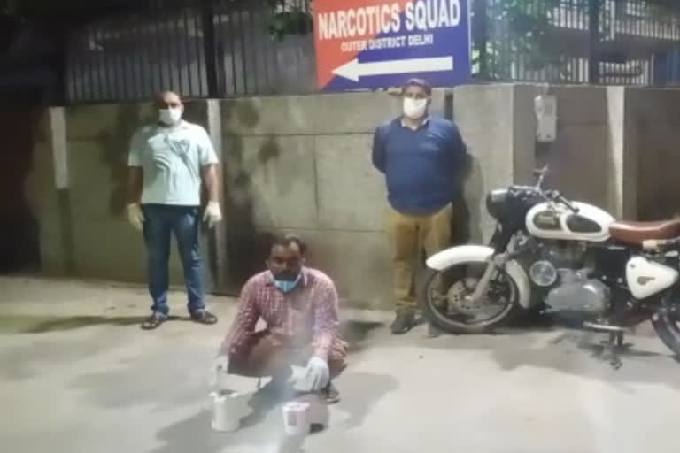 drug peddler arrested by narcotics squad in outer delhi