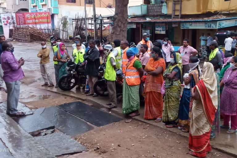 muncipal workers protest in kadapa muncipal office