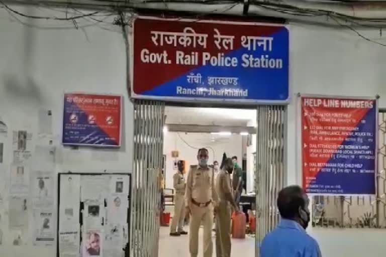 Two opium smugglers arrested from Rajdhani Express in Ranchi