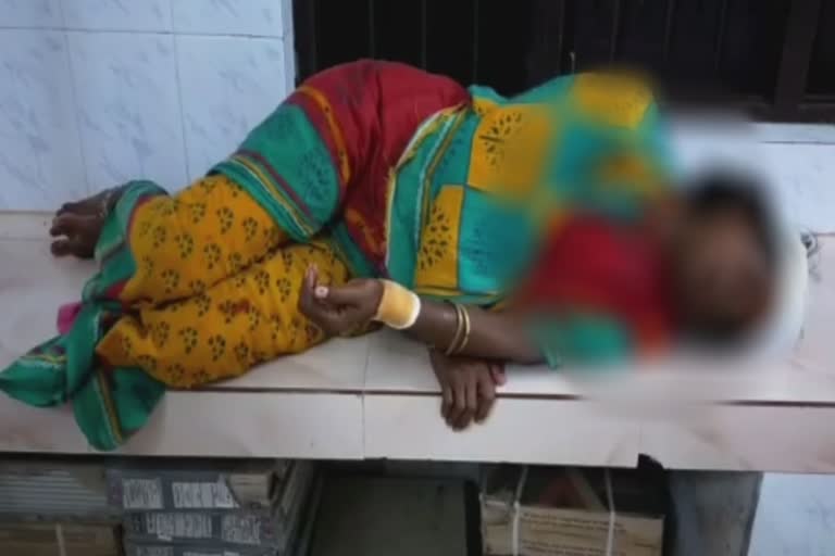 women is beaten by some people in keonjhar